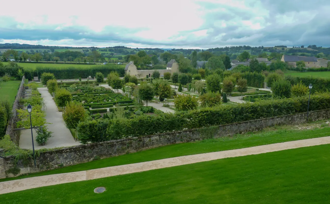 Les jardins du château de Bournazel
